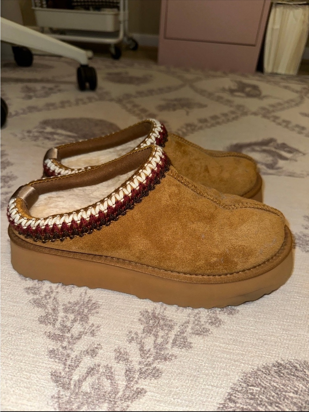 Altar’d State Cloud Slippers Size 9 Suede Platform Mule Slippers in Camel - Picture 4 of 6